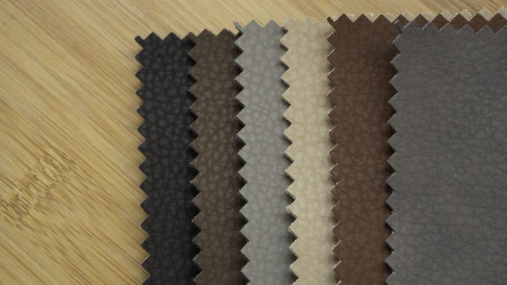 Detalle de tejido ignífugo para tapizado contract en proyecto de hospitality